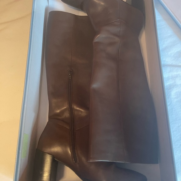 EUC Seychelles Brown Leather Boots with heel - Picture 4 of 10
